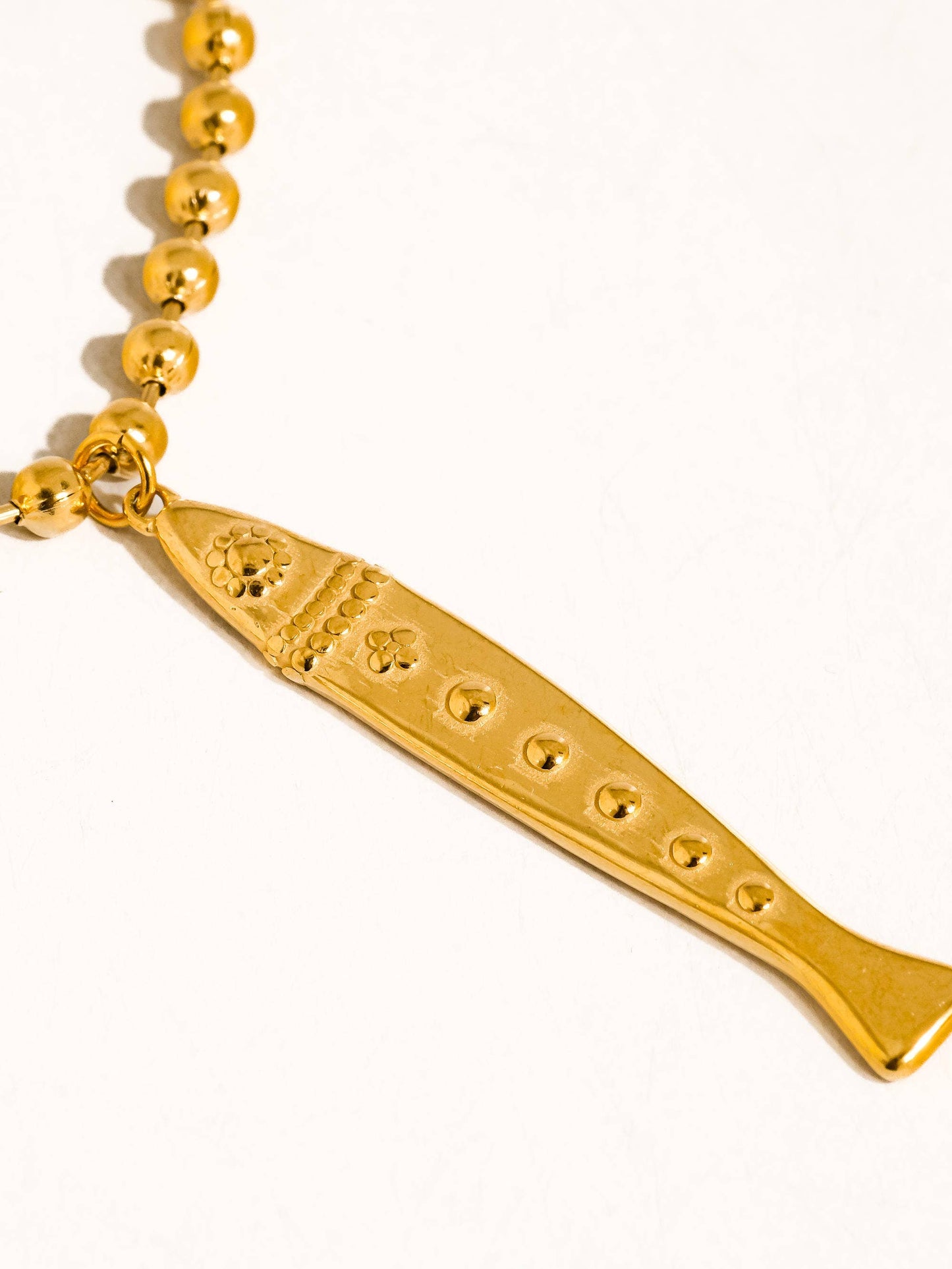 Bellisse 18K Gold Non-Tarnish Vintage Fish Necklace