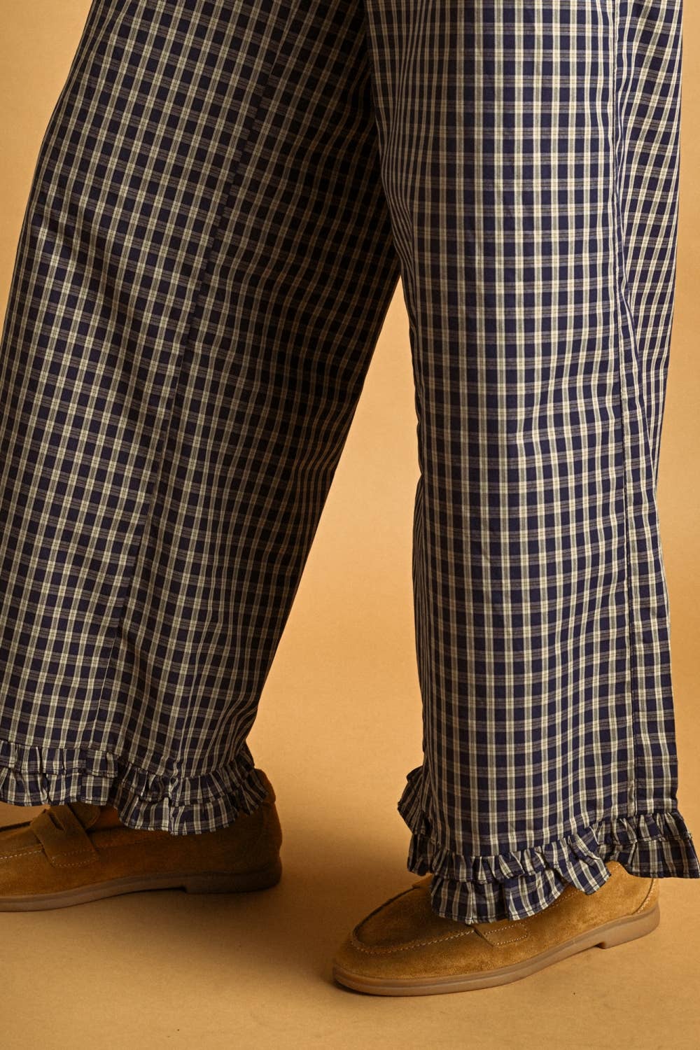 RUFFLE DETAIL WITH PLAID FABRIC PANTS