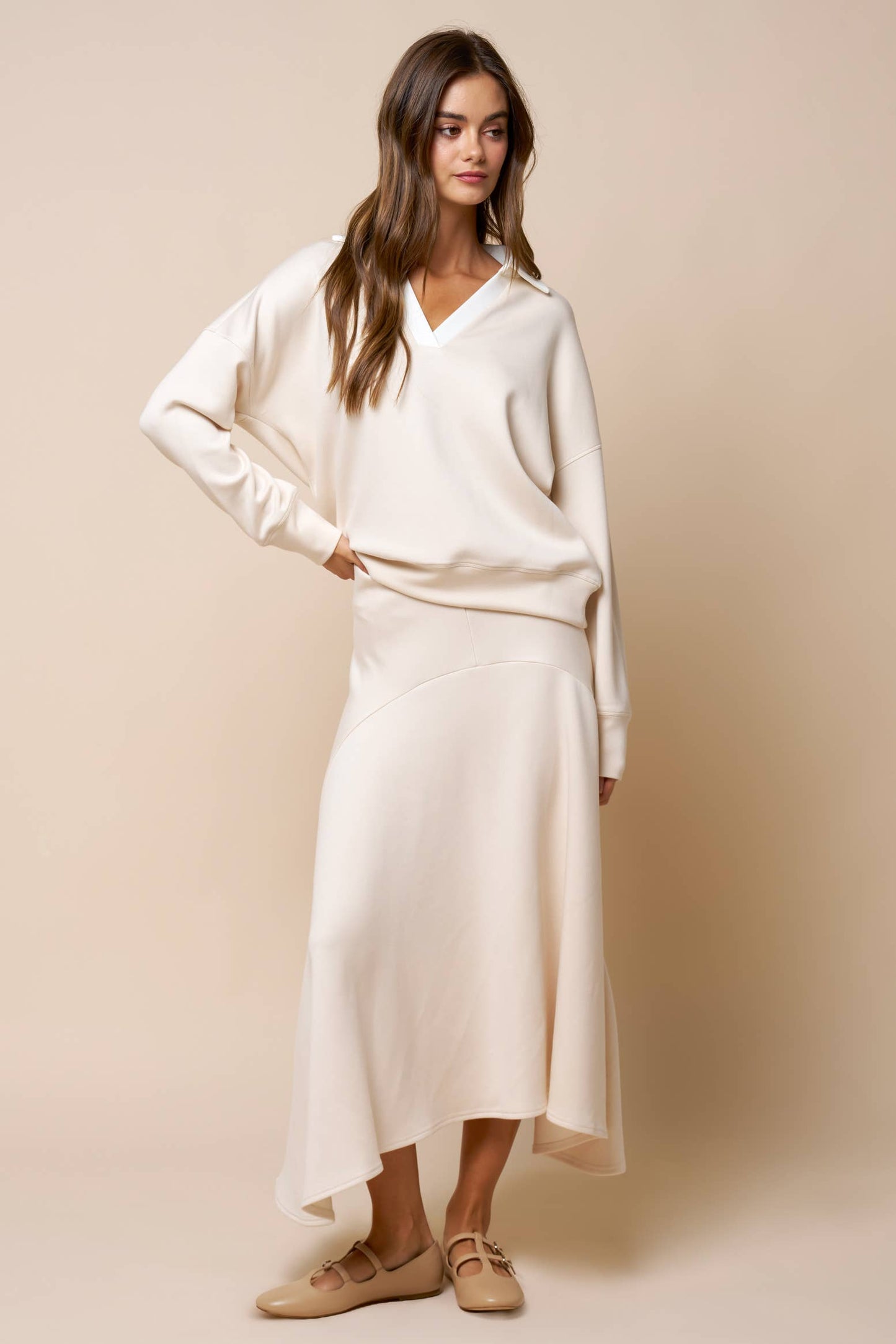 Lalavon - Contrast Collared V Neck Top