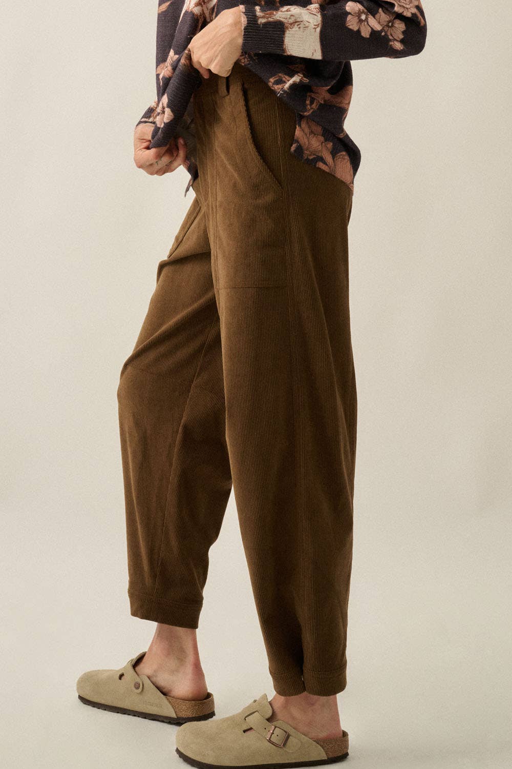 Solid Corduroy Pleated-Hem Pocket Barrel Pants