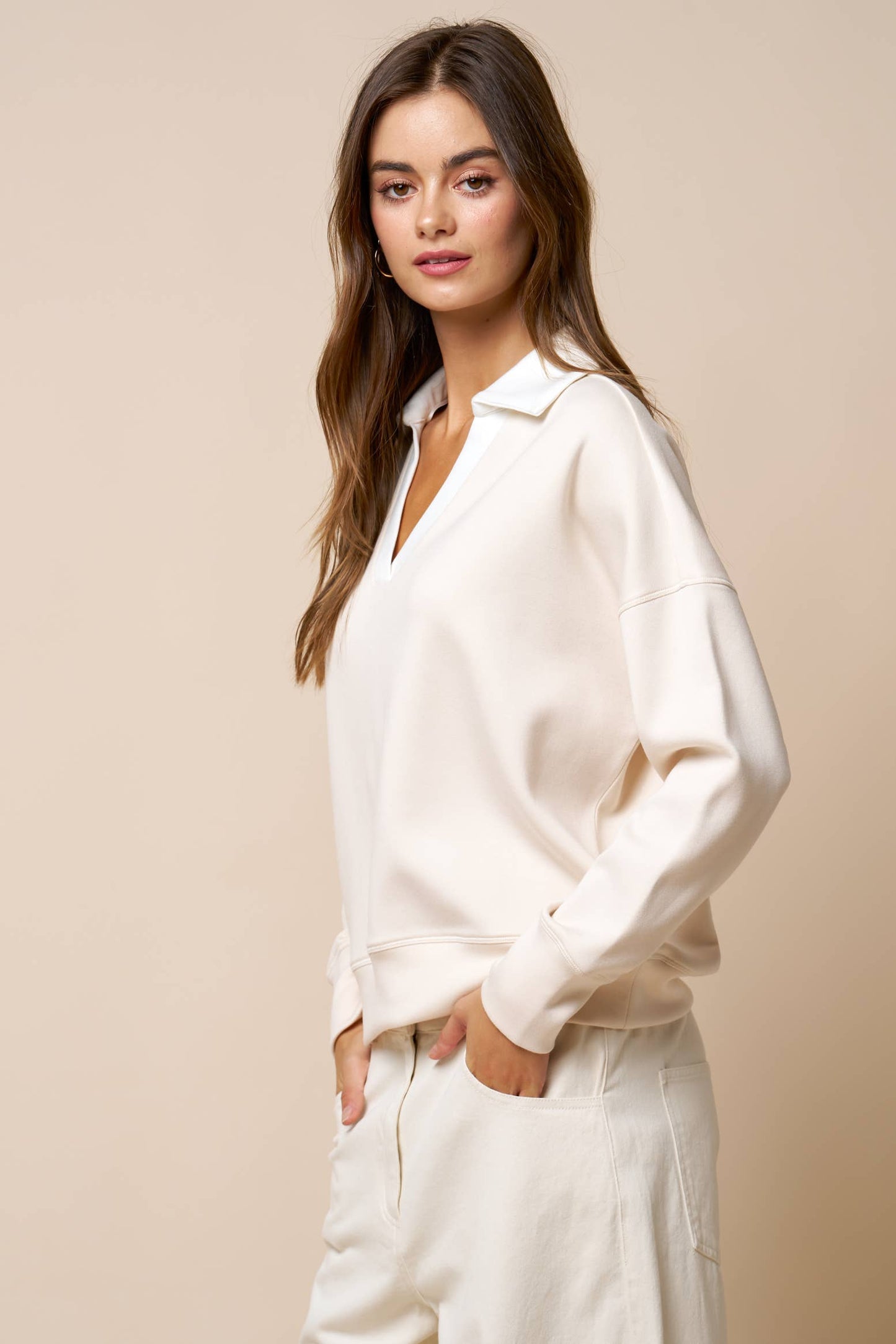 Lalavon - Contrast Collared V Neck Top