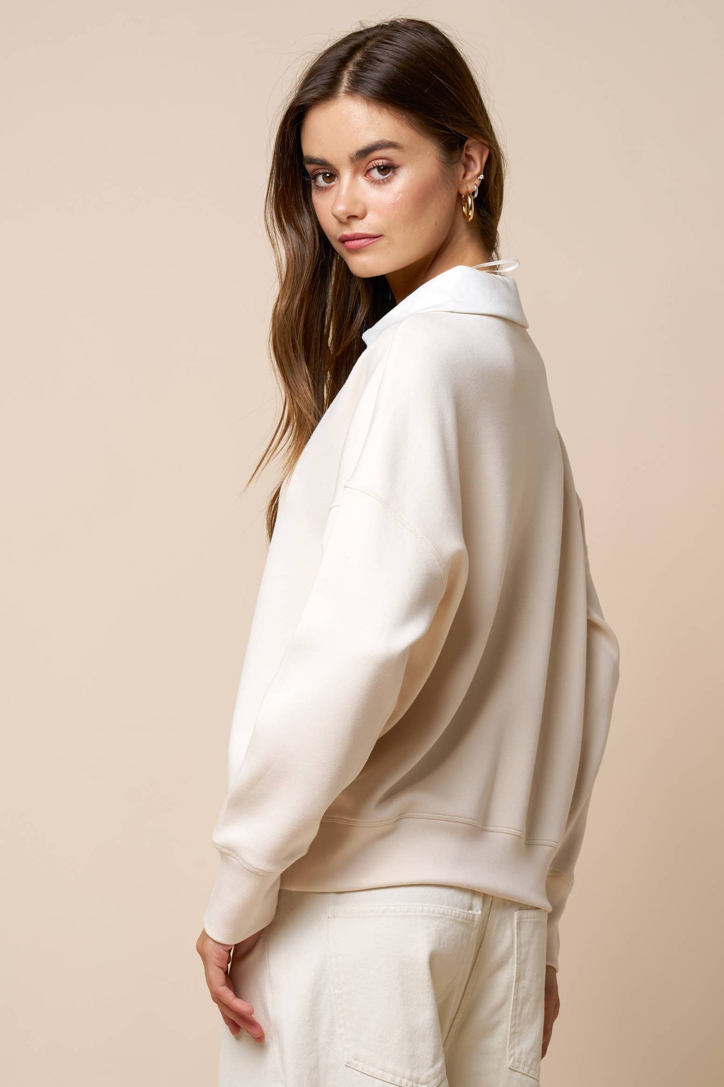 Lalavon - Contrast Collared V Neck Top