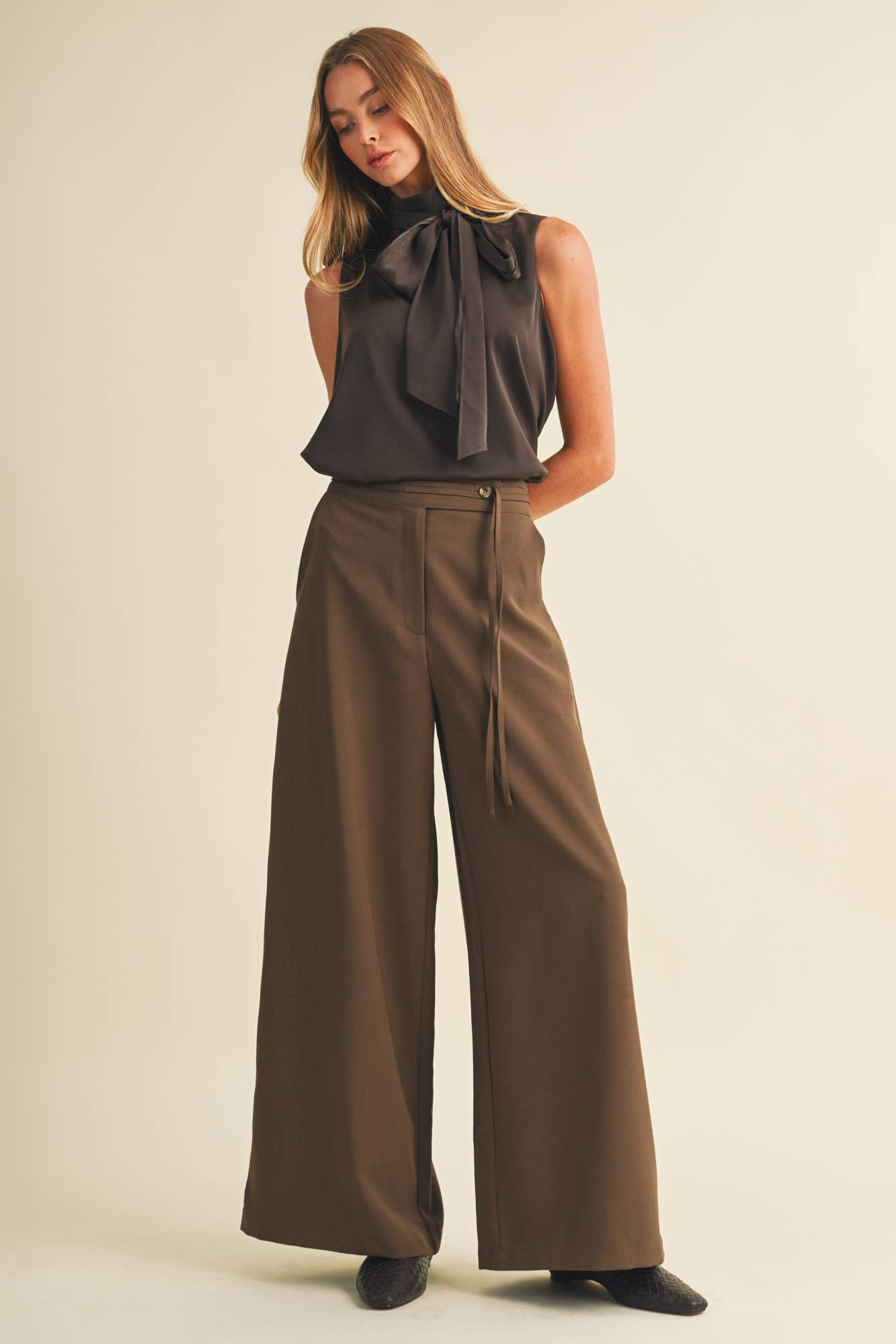 Mock-Neck Sleeveless Blouse with Bow