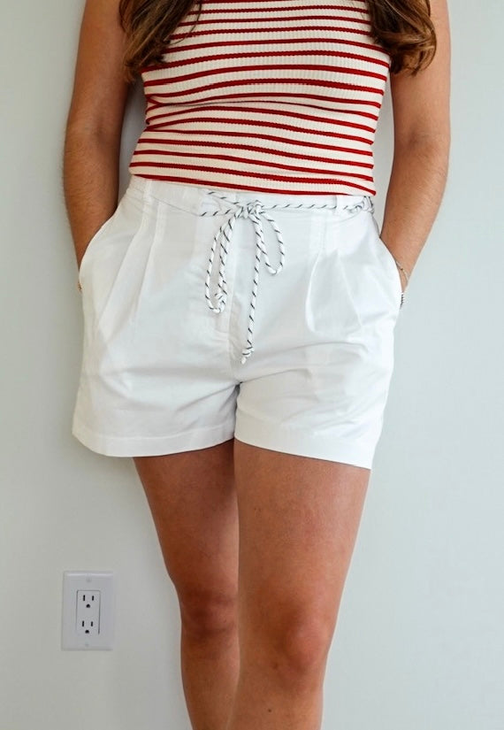 Rope Trim Belt Pleated Shorts