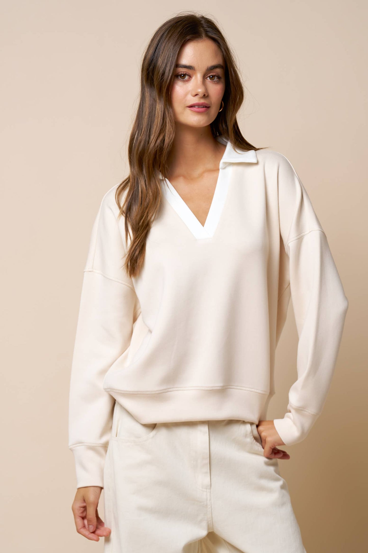 Lalavon - Contrast Collared V Neck Top