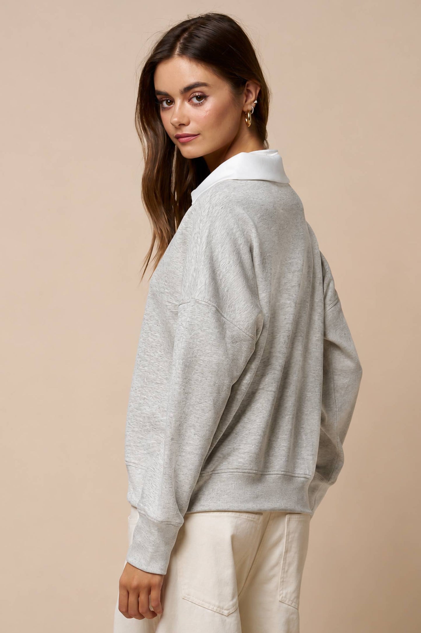 Lalavon - Contrast Collared V Neck Top