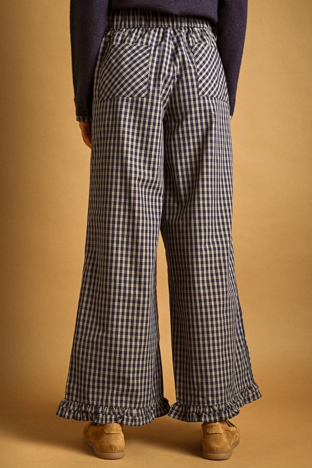 RUFFLE DETAIL WITH PLAID FABRIC PANTS
