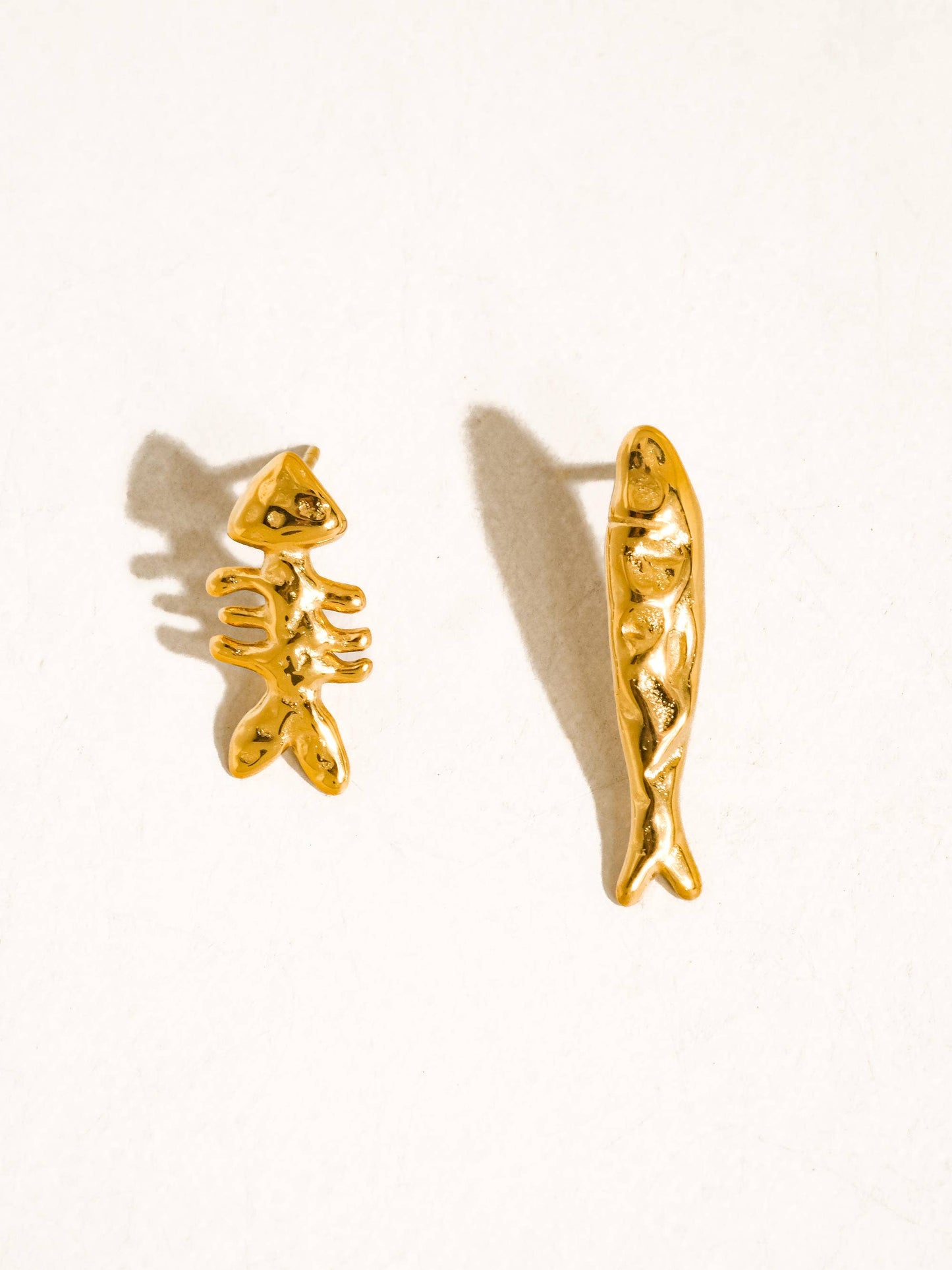 Flânerie by MAIQ - Selkie 18K Gold Non-Tarnish Mismatch Fish Stud Earrings