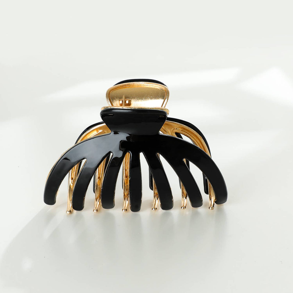 Adorro - Hailey Solid Gold Metal Octopus Claw Clip - Large