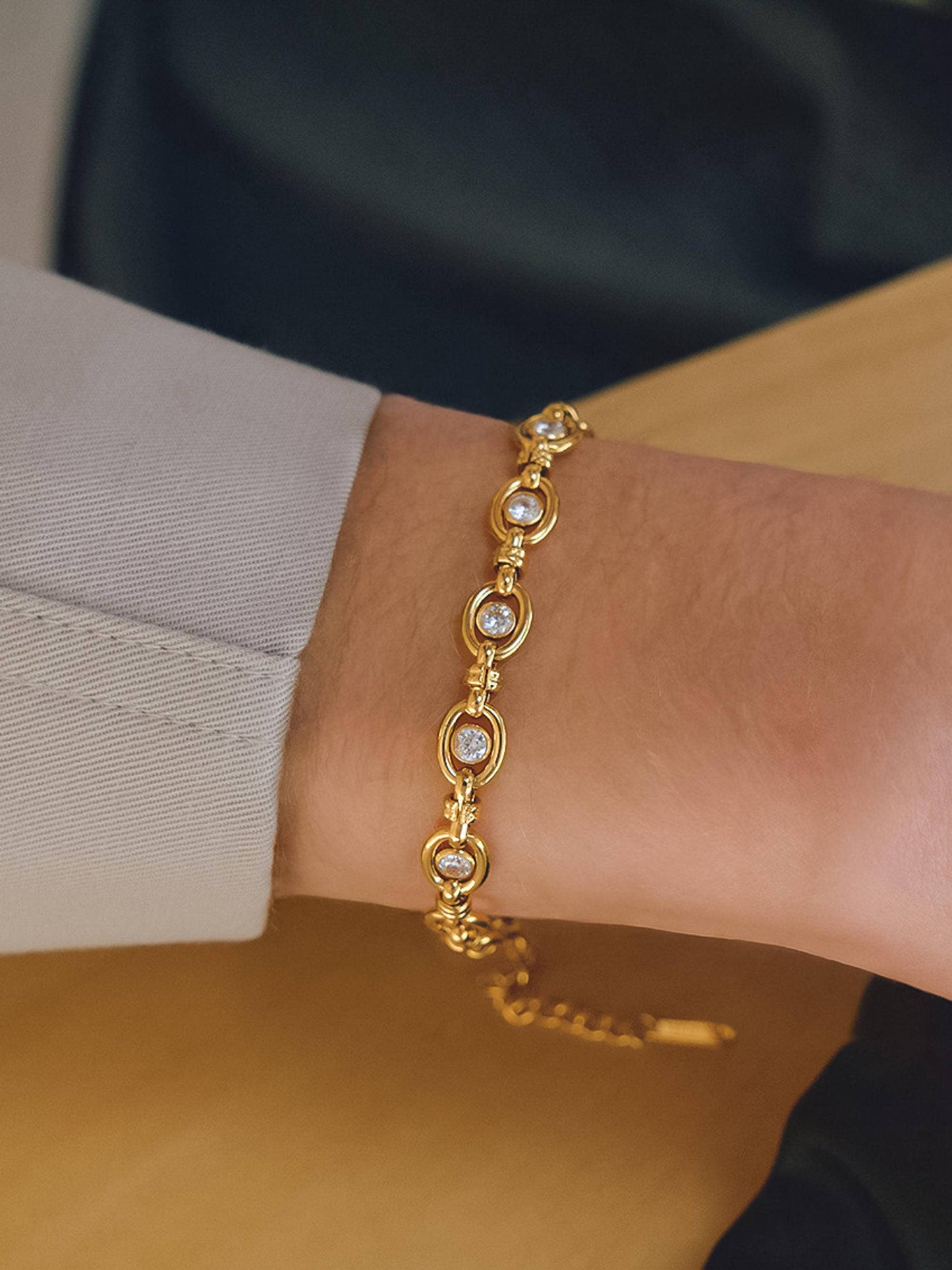 Xenon 18K Gold Non-Tarnish CZ Circle Link Bracelet