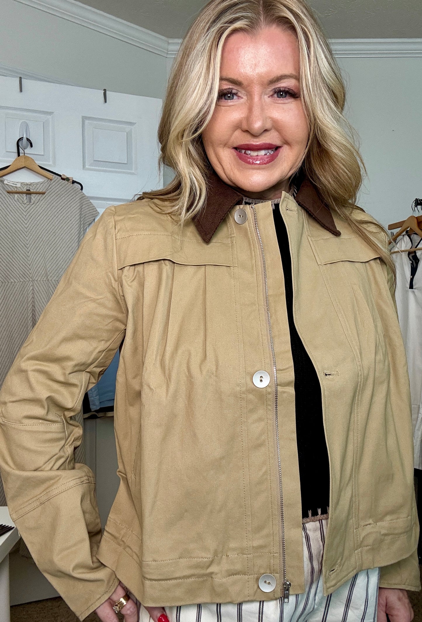 Contrast Corduroy Zip Up Front Cropped Jacket