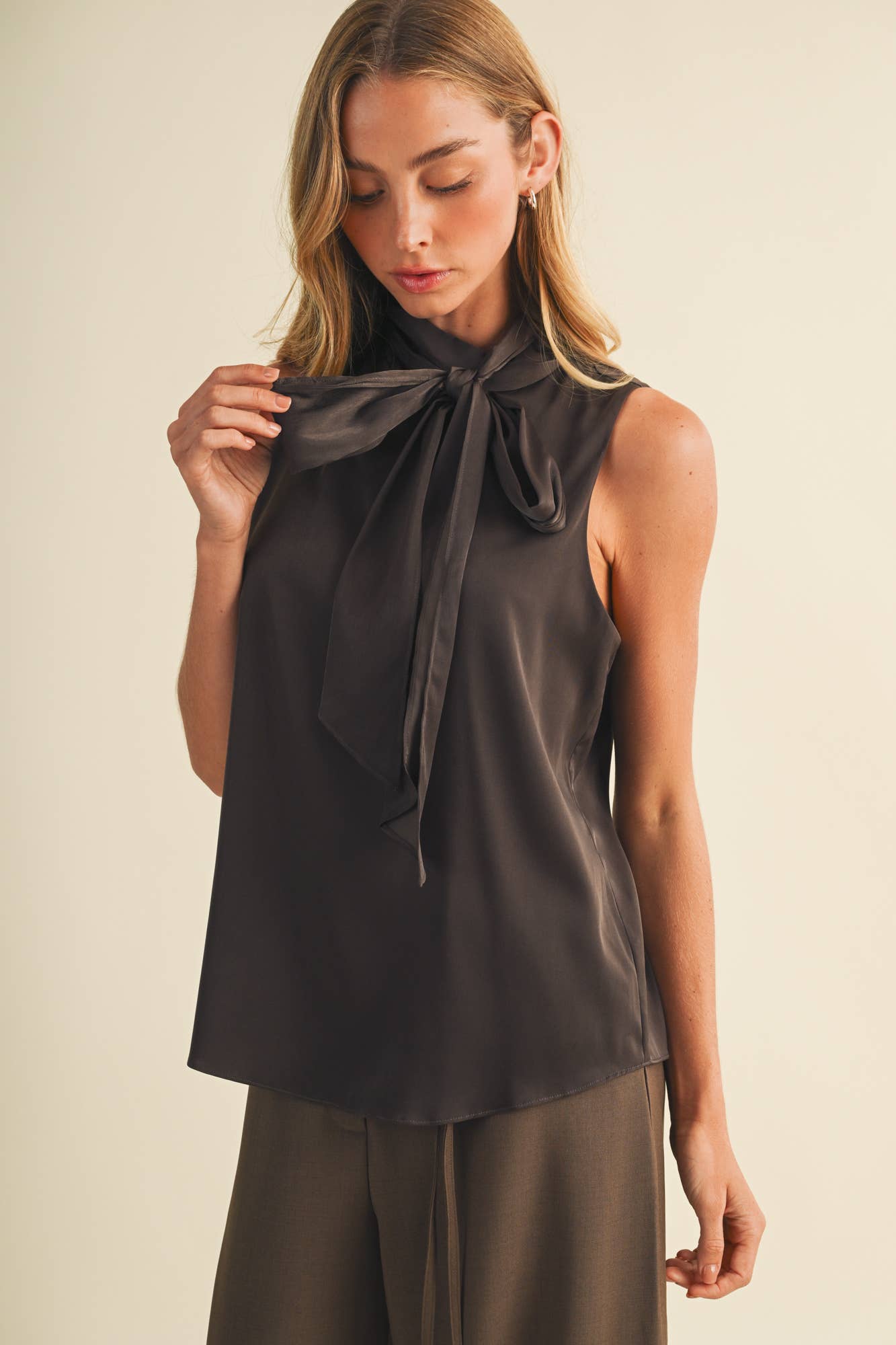 Mock-Neck Sleeveless Blouse with Bow