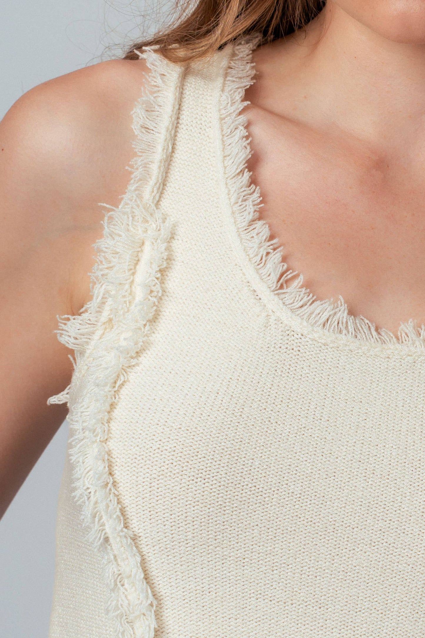 Urban Daizy - Frayed Trim Textured Knit Sleeveless Top