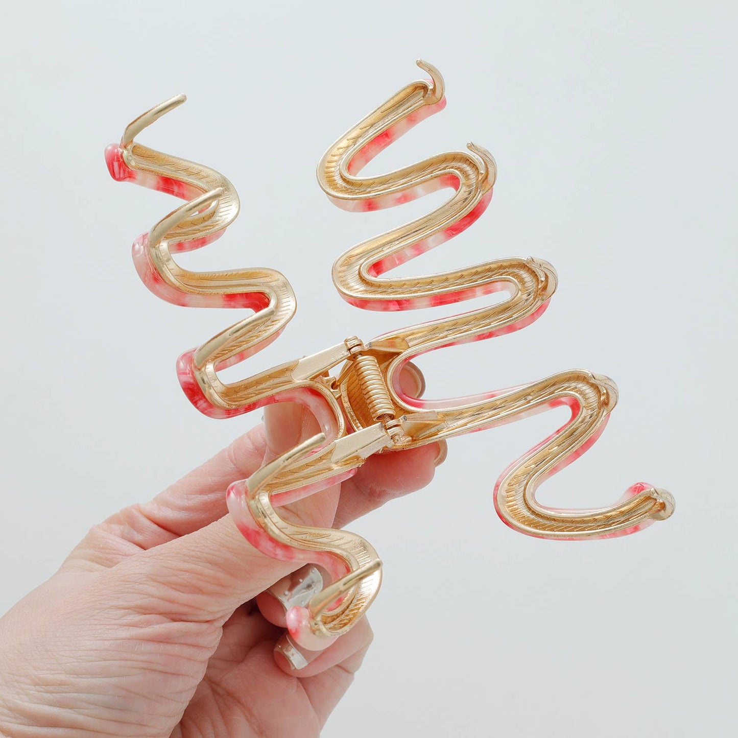 Willow Rose Large Squiggle Metal Claw Clip