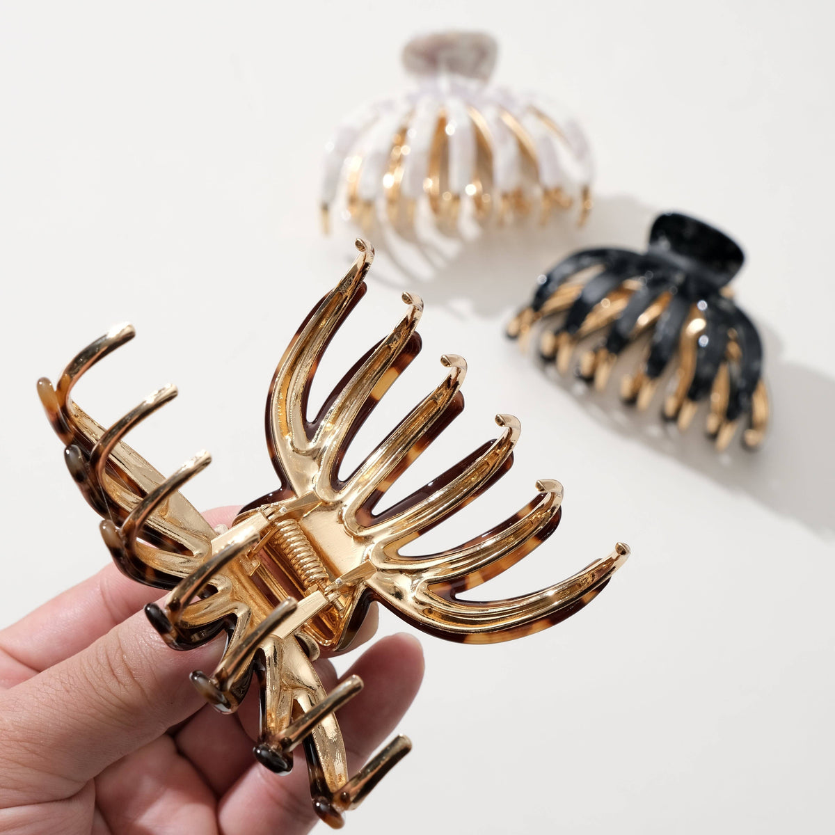 Hailey Vintage Snow Gold Metal Octopus Claw Clip - Large