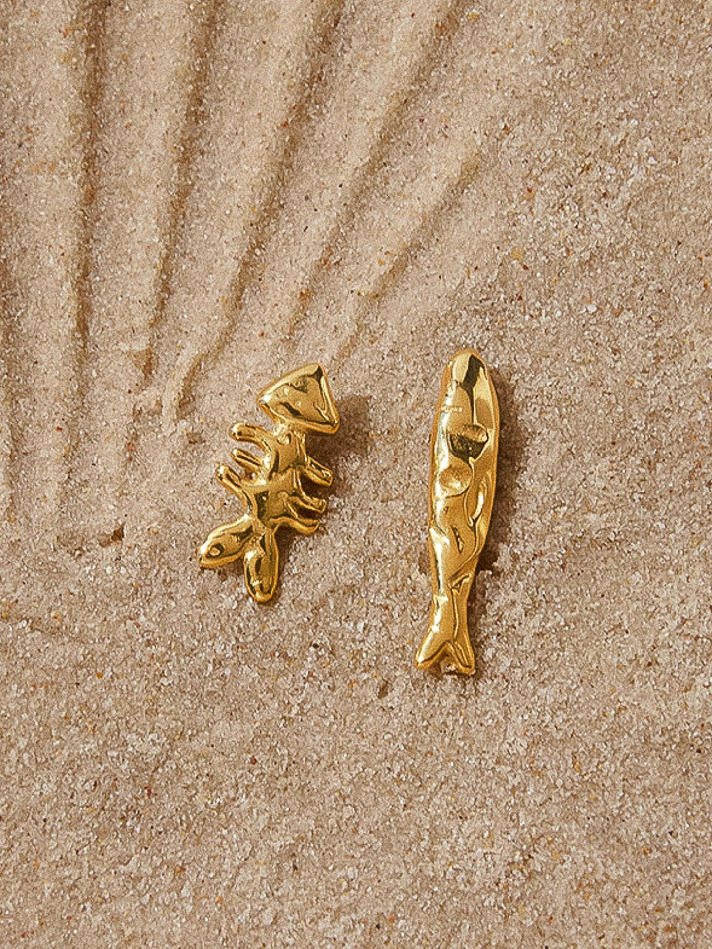 Flânerie by MAIQ - Selkie 18K Gold Non-Tarnish Mismatch Fish Stud Earrings
